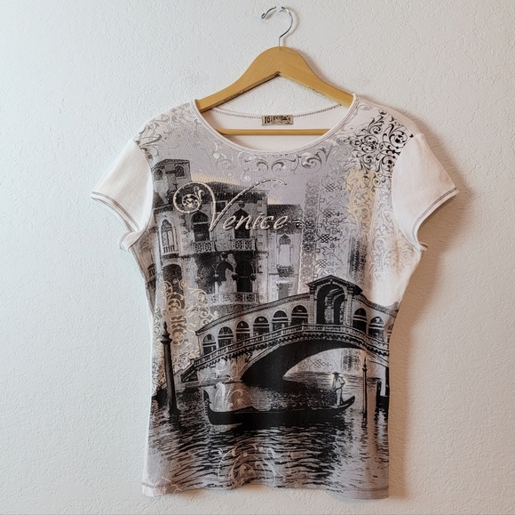 Vintage Tops - Vintage Black White Y2K 2000s Rhinestone Venice Newspaper Grunge Tshirt Large